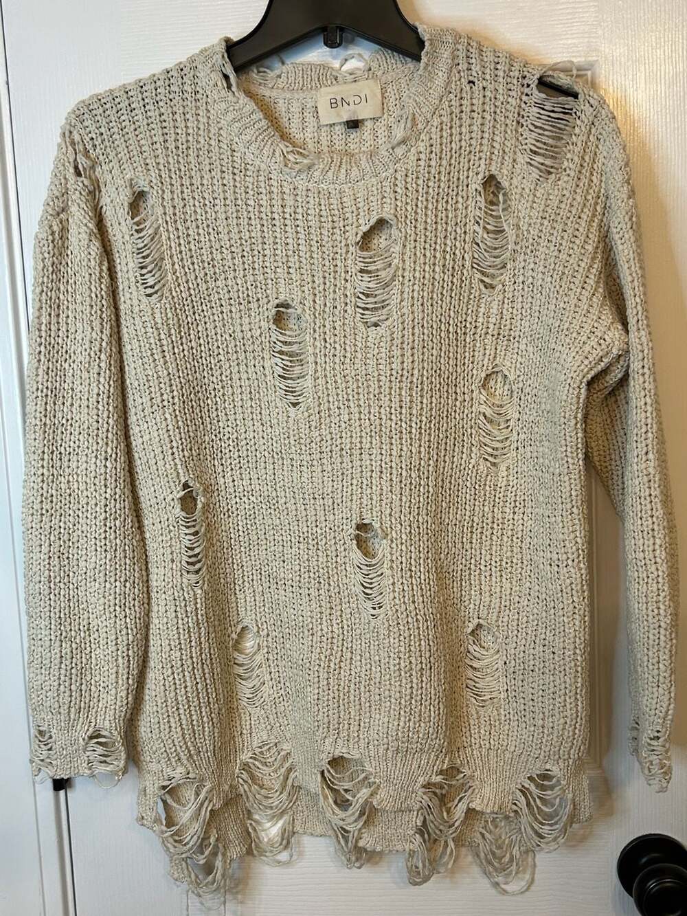 Cottagecore meets grunge BNDI Distressed Cream Knit Sweater sz L